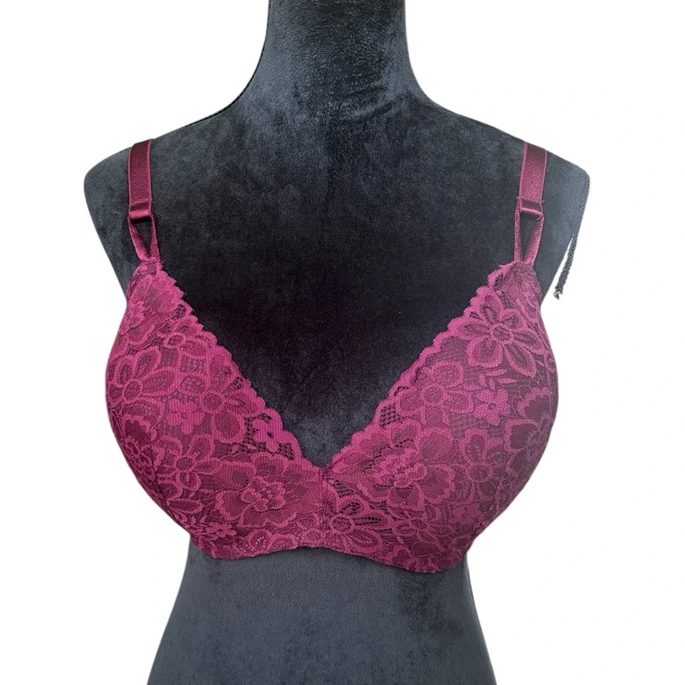 Victoria’s Secret Burgundy‎ Lace Padded no wire Bra size 38DDD